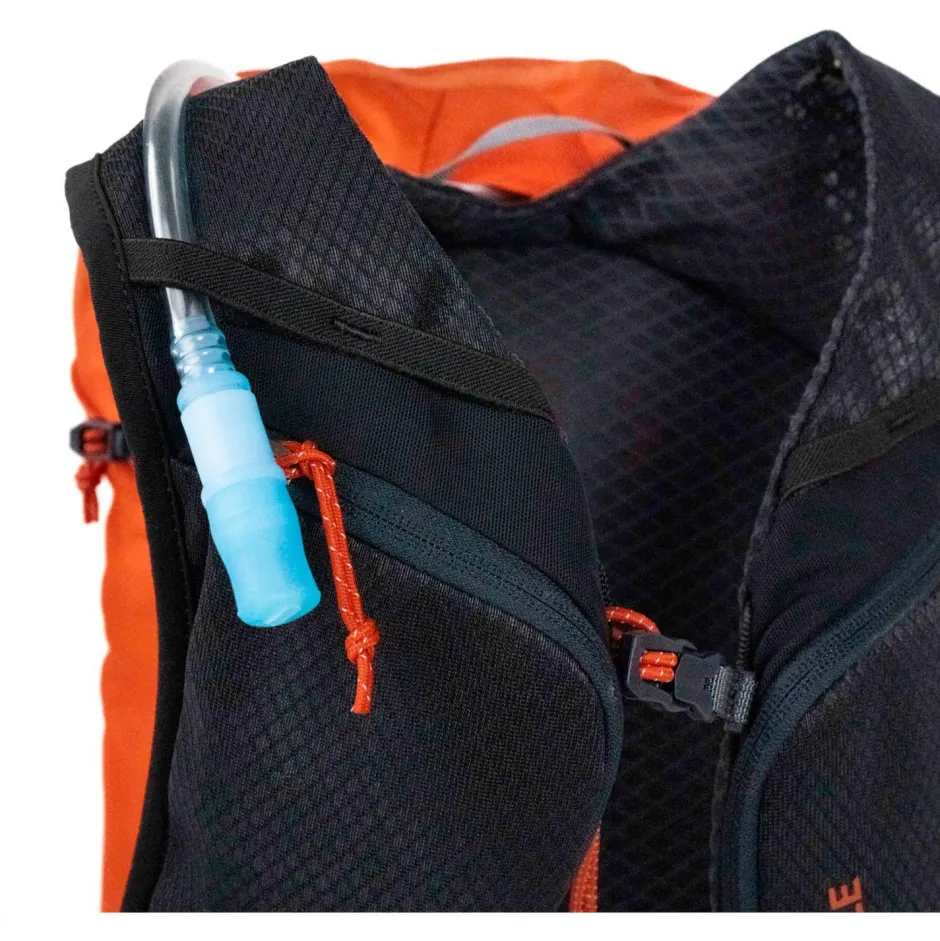 Blue Ice Laufausrüstung-- Reach 15 - Kletterrucksack Rooibos