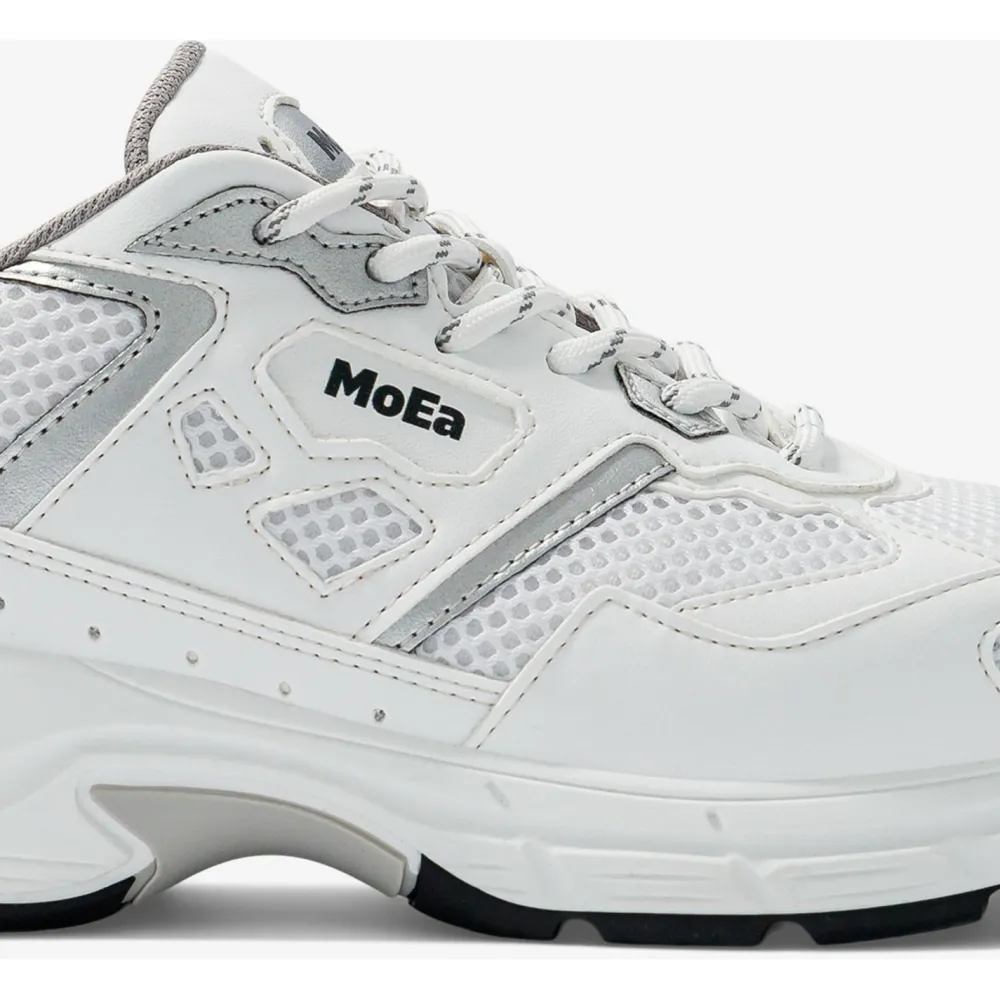 MoEa - Gen8 Corn - Sneaker Sale