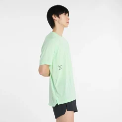 New Balance - Athetic Graphic T-hirt - aufhirt