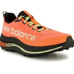 - FuelCell SuperComp Trail - Trailrunningschuhe < New Balance Clearance