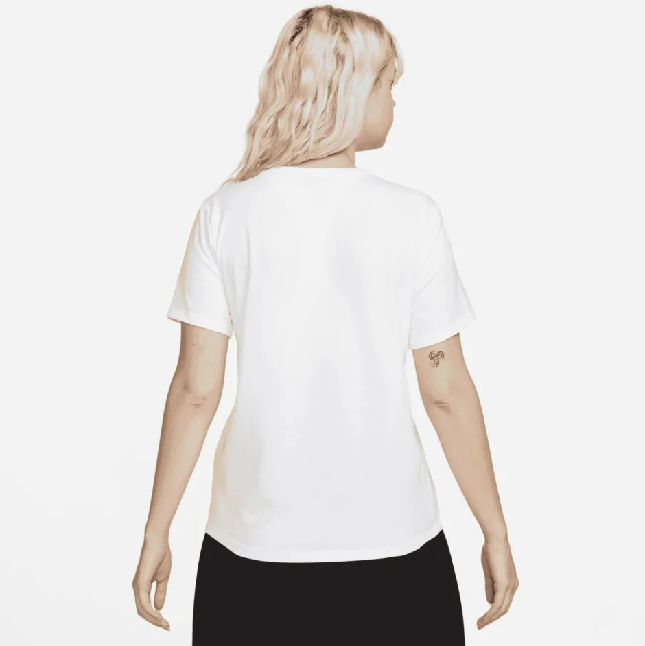 Nike T-Shirts|Shirts, Hemden & Longsleeves-- Women's Sportswear Club Essential - Funktionsshirt