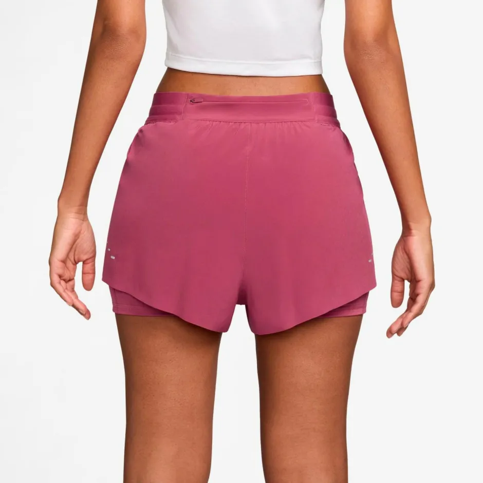 Nike Laufbekleidung|Hosen-- Women's Swift Dri-Fit Mid-Rise 2-In-1 Shorts - Laufshorts Sweet Beet / Reflective Silver