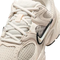 Nike Sneaker-- Women's V5 RNR - Sneaker