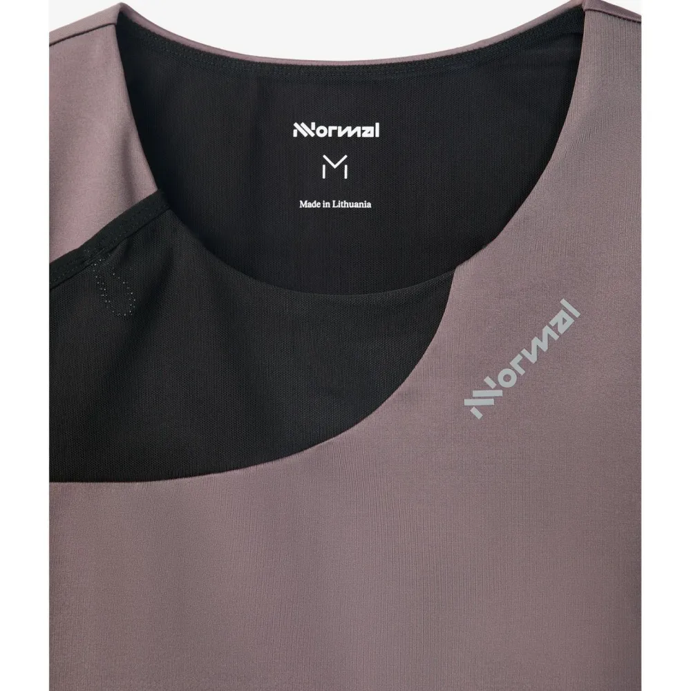 - Woen' Trai Cropped Top - port-BH < NNormal New