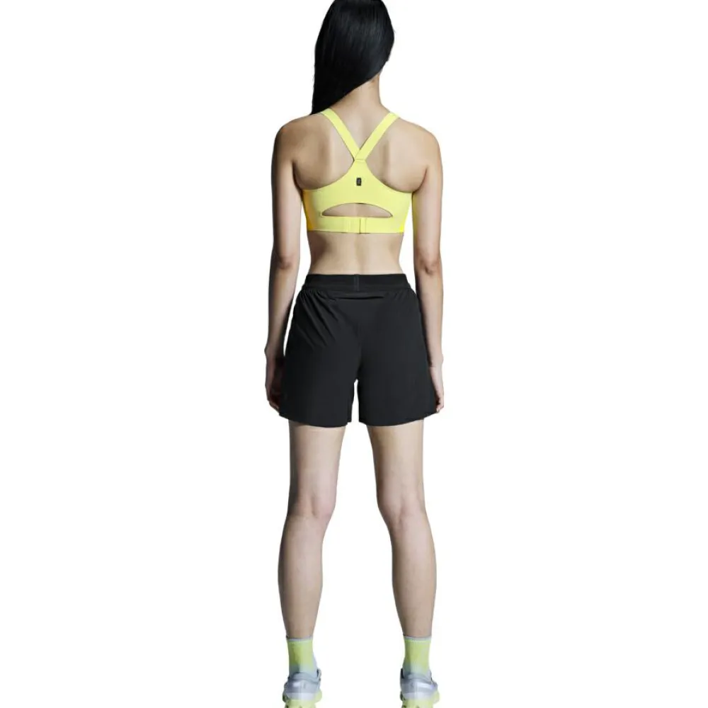 - Woen' 5 Perforance hort - aufhort < On Clearance