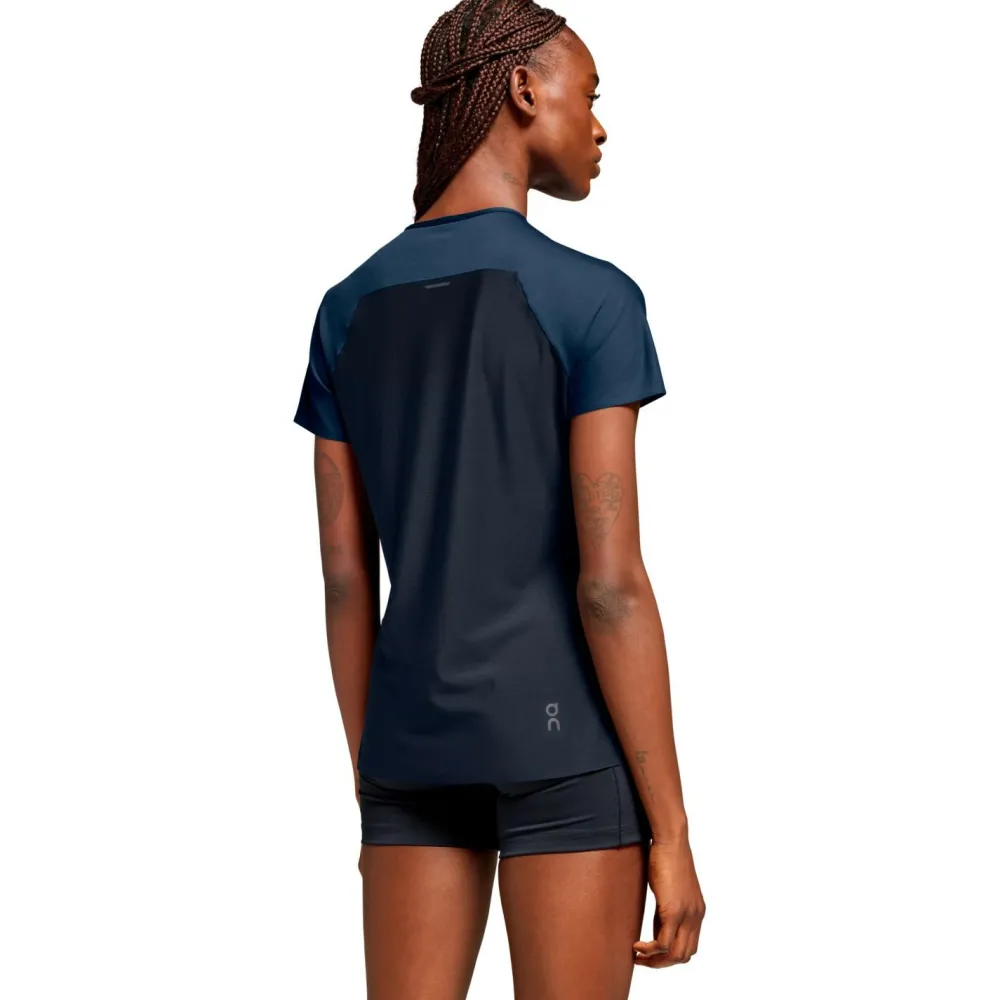 - Woen' Perforance-T - aufhirt < On Sale
