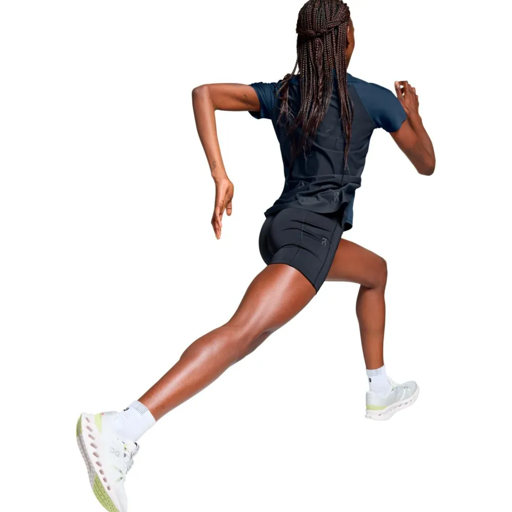 - Woen' Perforance-T - aufhirt < On Sale