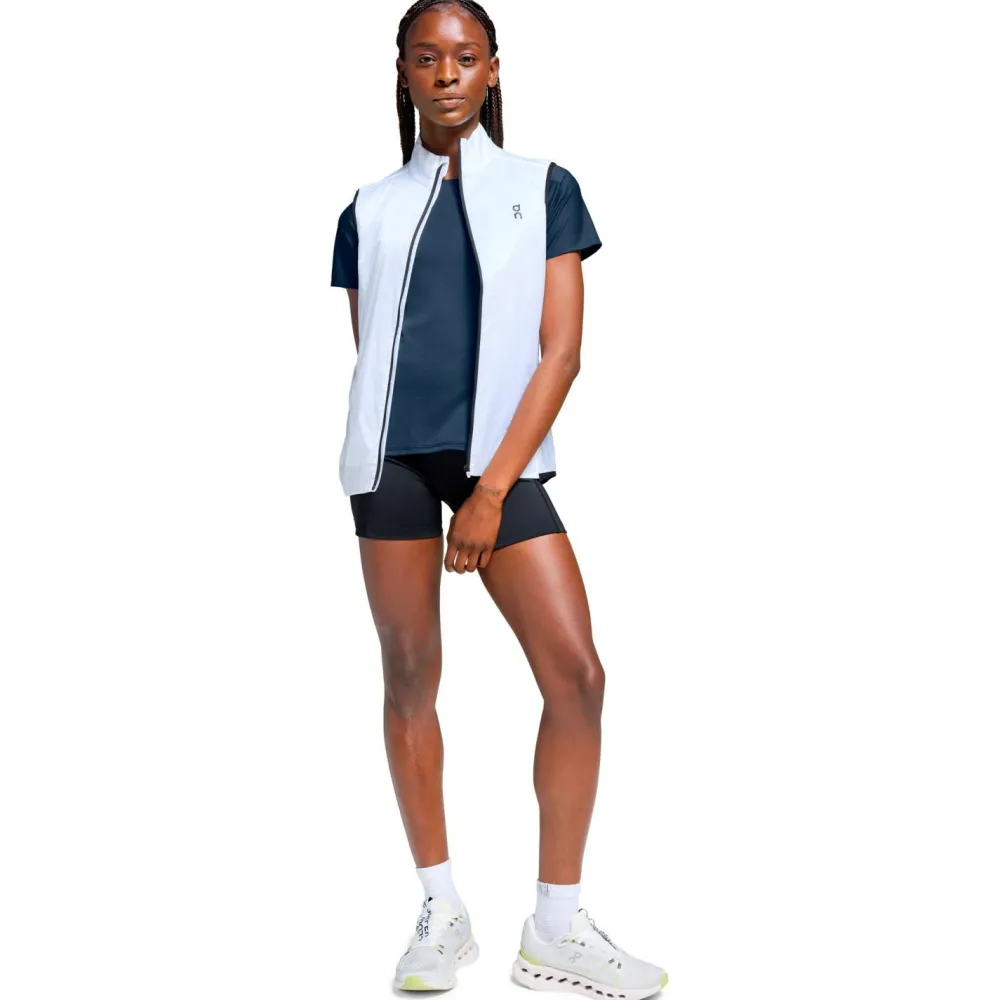 - Woen' Perforance-T - aufhirt < On Sale