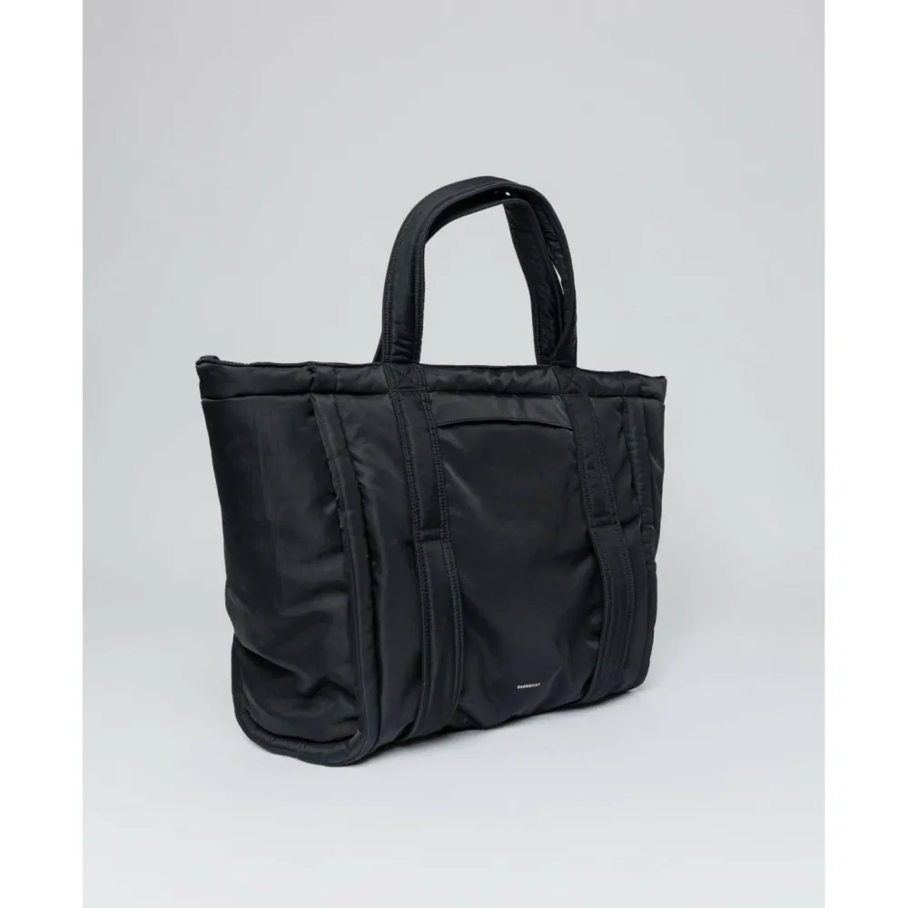 Sandqvist - Curve Tote Bag 25,5 - Umhängetasche Black Outlet
